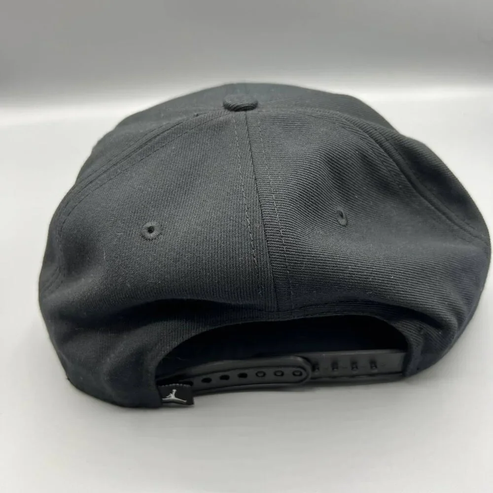 Air Jordan Hat Men Black White Embroidered Logo‎ Jumpman Script Snap Back Cap